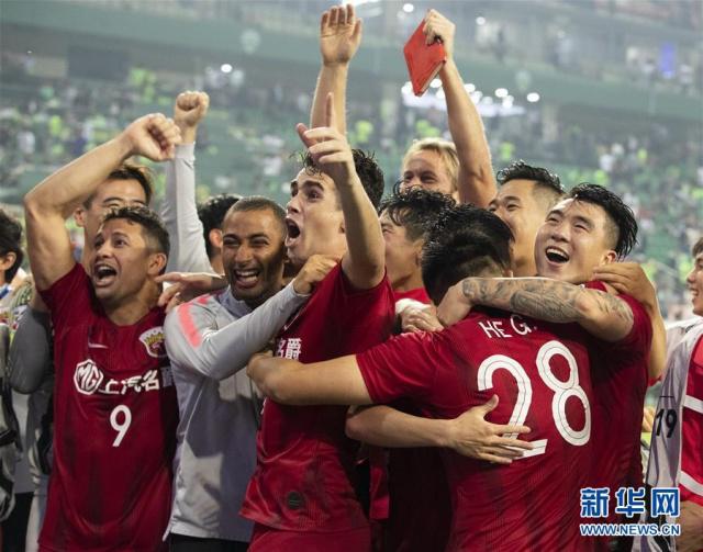 2021年亚冠联赛，上海上港2-1夺得关键胜利