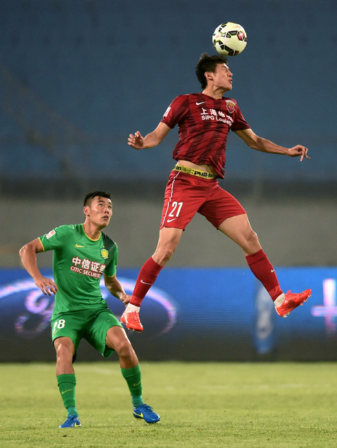 上港轻松客场获胜暂居中超榜首的简单介绍
