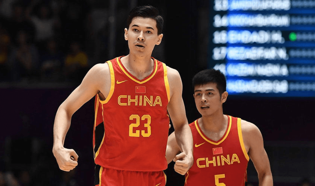 周琦回国参加CBA比赛，获得全明星赛MVP荣誉