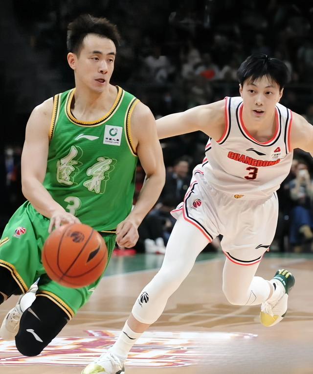 篮球名将在全球重要比赛中崭露头角